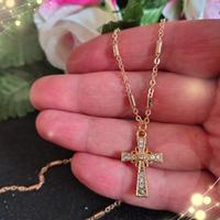 Catenina in acciaio con croce in strass