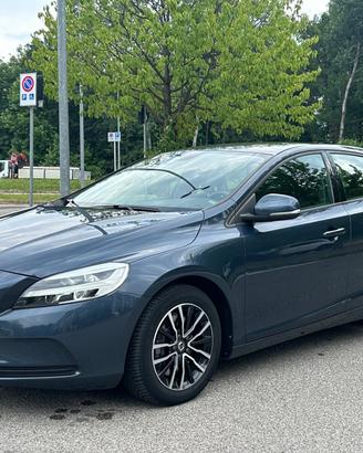 Volvo V40 D2 Geartronic R-Design - Navi LED PDC Cr