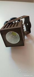 Proiettore da esterno a led integrato luce verde