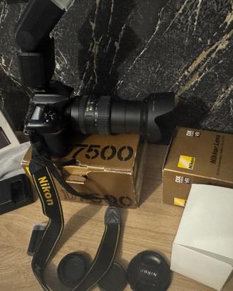 Nikon D7500 zoom 18-200mm completa professionale