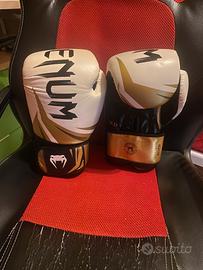 Guantoni Da Boxe/Kickboxe Venum Bianco, Oro e Nero
