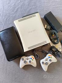 Console Xbox 360 - 2 pad - 80 giochi usata