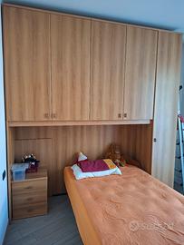 armadio cameretta con comodino