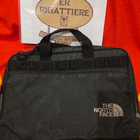 ER-STOCK-199 # BORSA THE NORTH FACE NERA APERTA 46