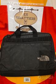 ER-STOCK-199 # BORSA THE NORTH FACE NERA APERTA 46