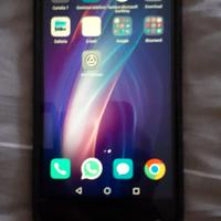 Detengo un telefonino Honor 4  GB 32 GB