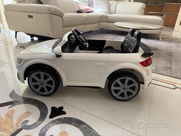 Macchina audi per bambini