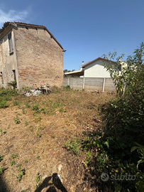 Rustico più terreno