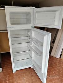 FRIGO CON CONGELATORE