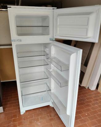 FRIGO CON CONGELATORE