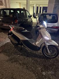 Ricambi Beverly 300 ie 2016