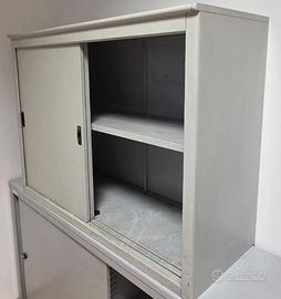 Armadio da ufficio in metallo con ante scorrevoli