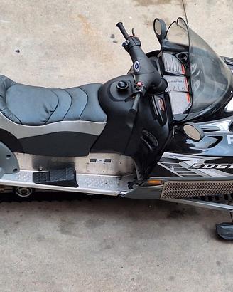 motoslitta polaris touring 800 4 tempi