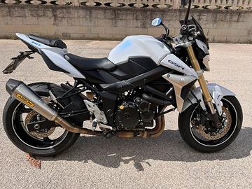 Suzuki Gsr 750