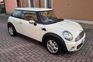 Mini Cooper 1.6 Benzina Adatta a Neopatentati