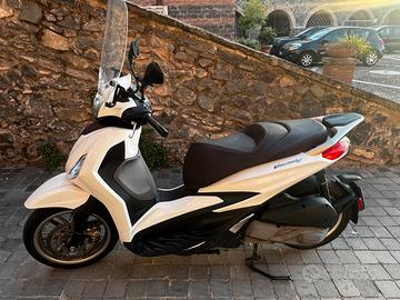 Piaggio Beverly 300 HPE 2021 – 26.000 km
