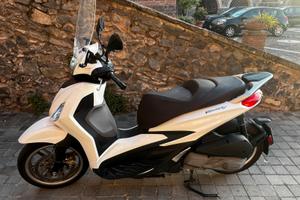 Piaggio Beverly 300 HPE 2021 – 26.000 km