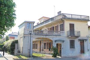 VILLA SINGOLA A PIANEZZA