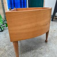 Comodino, tavolino legno.