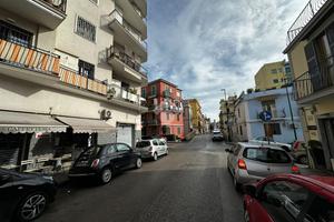 AUTORIMESSA A NAPOLI