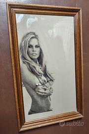 Specchio con figura Brigitte Bardot