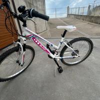 Bicicletta ragazzina