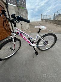 Bicicletta ragazzina