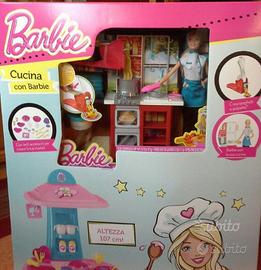 Cucina Barbie e Barbie con cucina - Grandi Giochi - Collezionismo In  vendita a Mantova