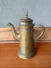 Caffettiera mediorientale antica ottone incisa