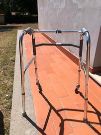 Stampella deambulatore per camminare