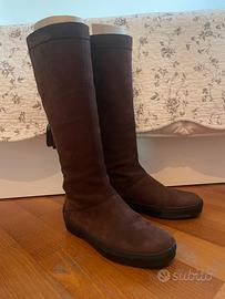 Stivali Tod’s in pelle scamosciata