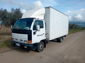 Trattore furgone Nissan cabstar 110 cassone chiuso