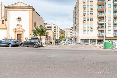 Box di 20 mq - Corso Calatafimi / Scianna