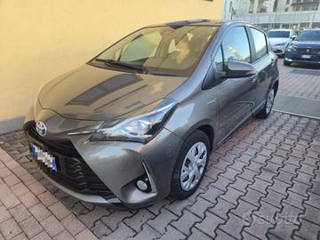 TOYOTA Yaris 1.5 Hybrid 5 porte Active