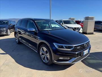 VOLKSWAGEN Passat Alltrack