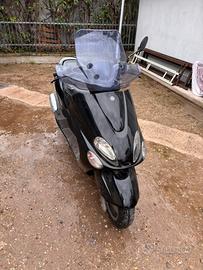 Yamaha majesty 125