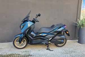 Yamaha X-Max 300 TECH MAX