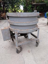 Macchina smallatrice noci