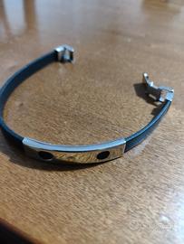 Braccialetto in caucciù e metallo 