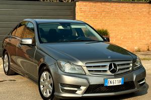 MERCEDES C200(benz)- 97000km- U.Propr-AMG-2012