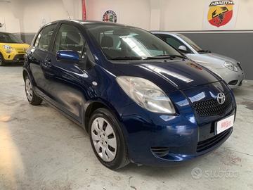 Toyota Yaris 1.0 5 porte neopatentati