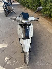 Peugeot 150 Tweet