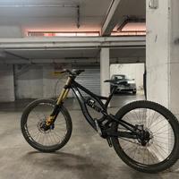 Mtb down hill pivot phoenix M