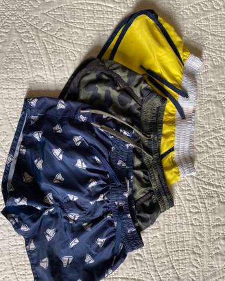 Tre costumi bambino Calzedonia taglia 2/3 anni
