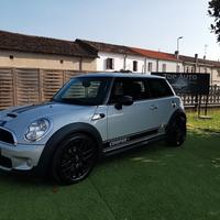 Mini Mini COOPER S (SOLO KM.8000)
