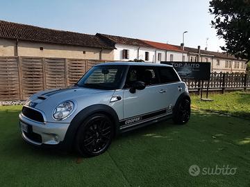 Mini Mini COOPER S (SOLO KM.8000)