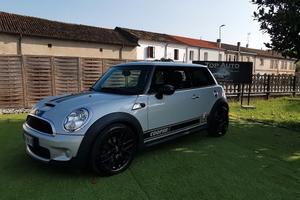 Mini Mini COOPER S (SOLO KM.8000)