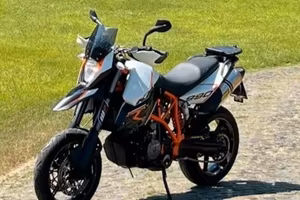 KTM 990 Supermoto R 2012