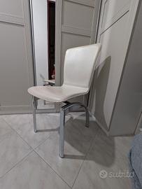  2 Sedie moderne color panna con gambe in acciaio 