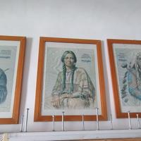 Indiani incorniciati su vetro